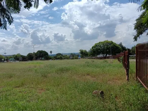 5 000 m² Land in Eldoraigne
