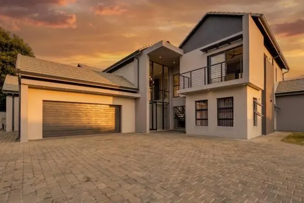 4 Bedroom House in Zwartkop Golf Estate
